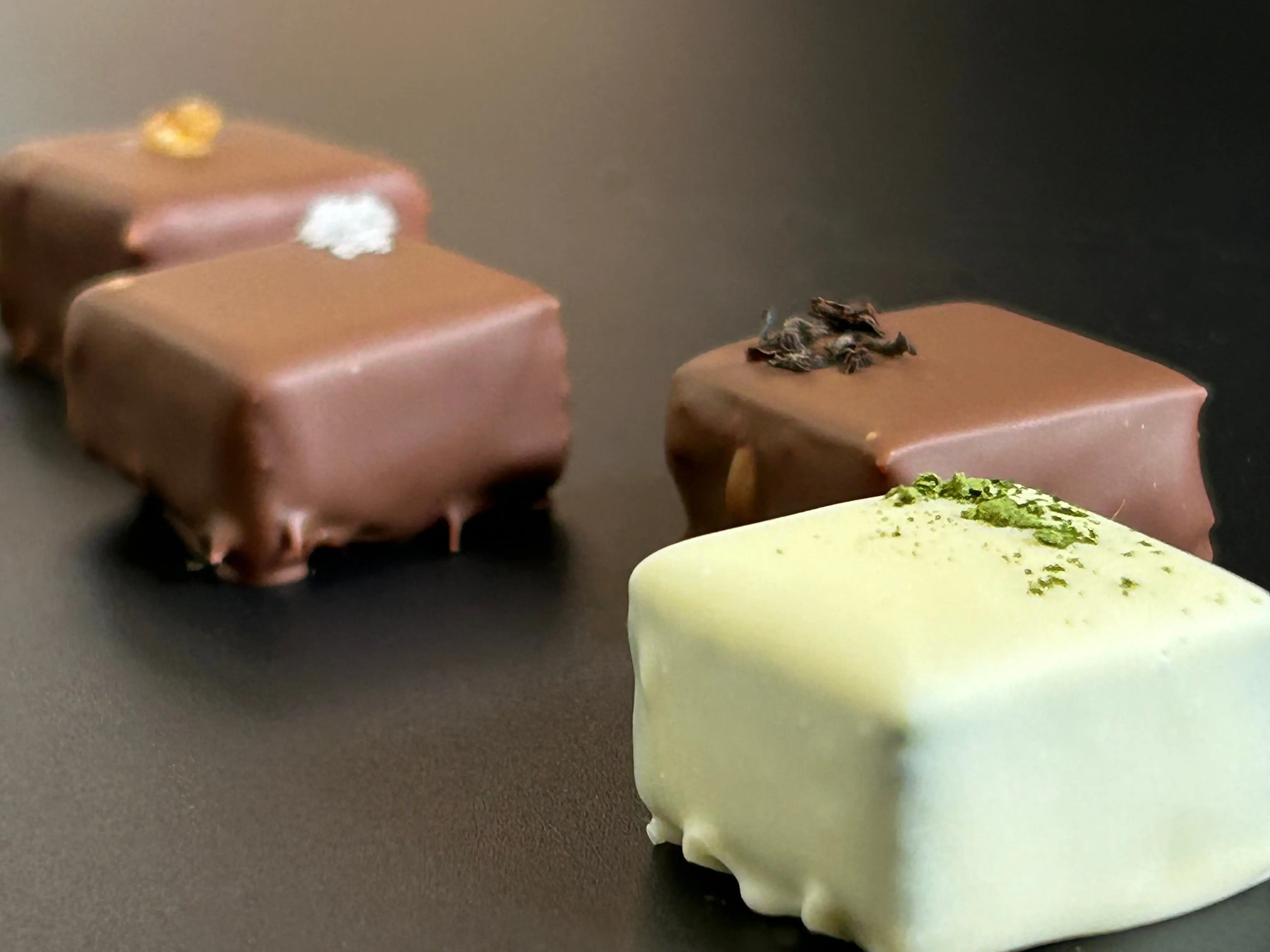 ASOGOGAKU 阿蘇五岳ボンボンショコラ